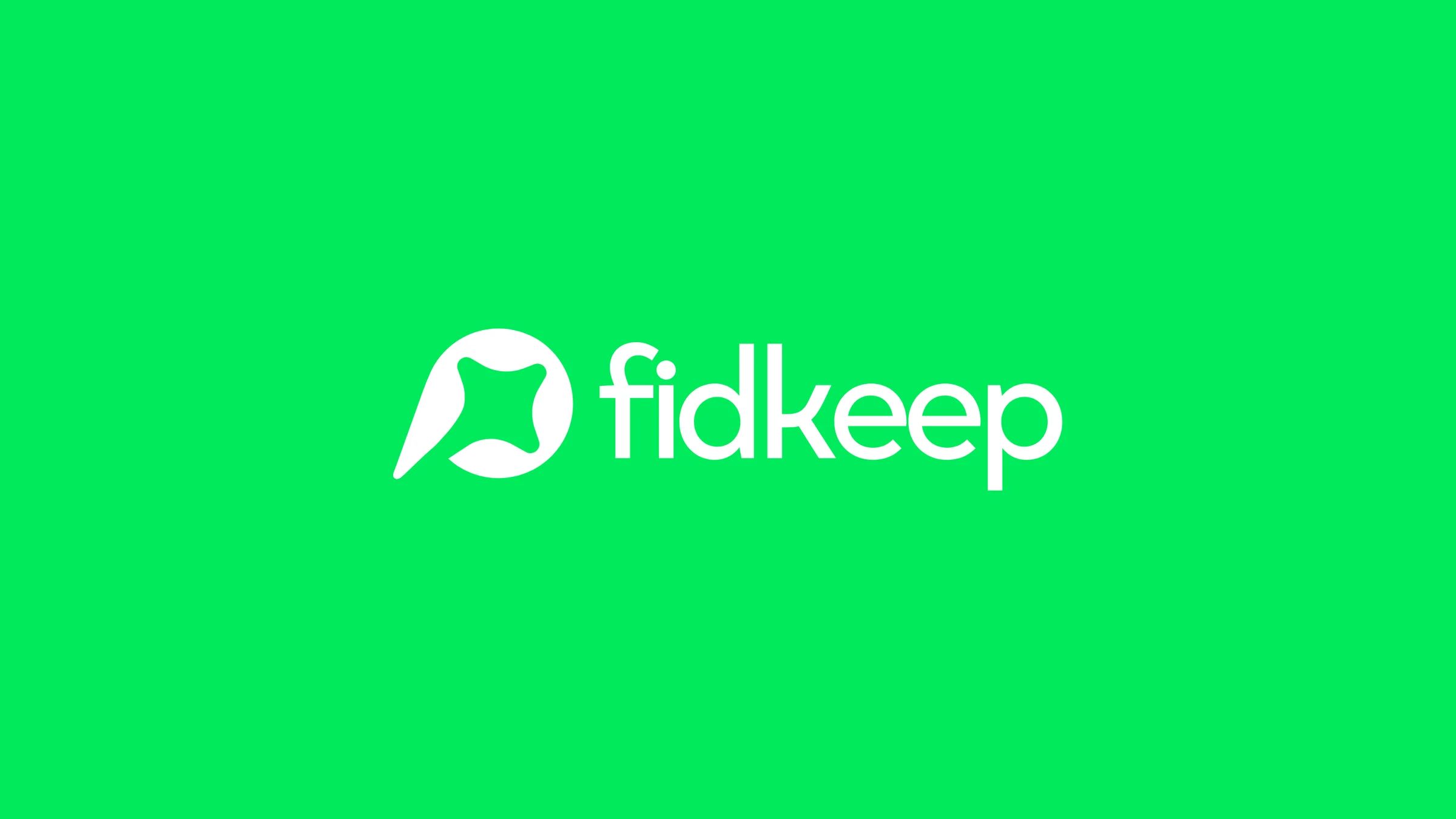 Fidkeep yeşili zeminde beyaz Fidkeep logosu
